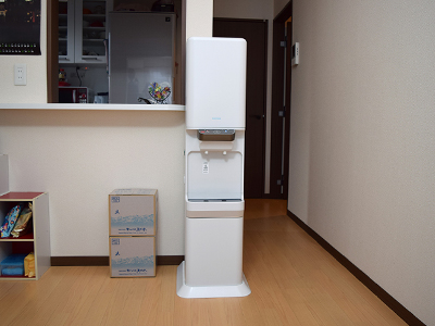 部屋に設置されたウォーターサーバー