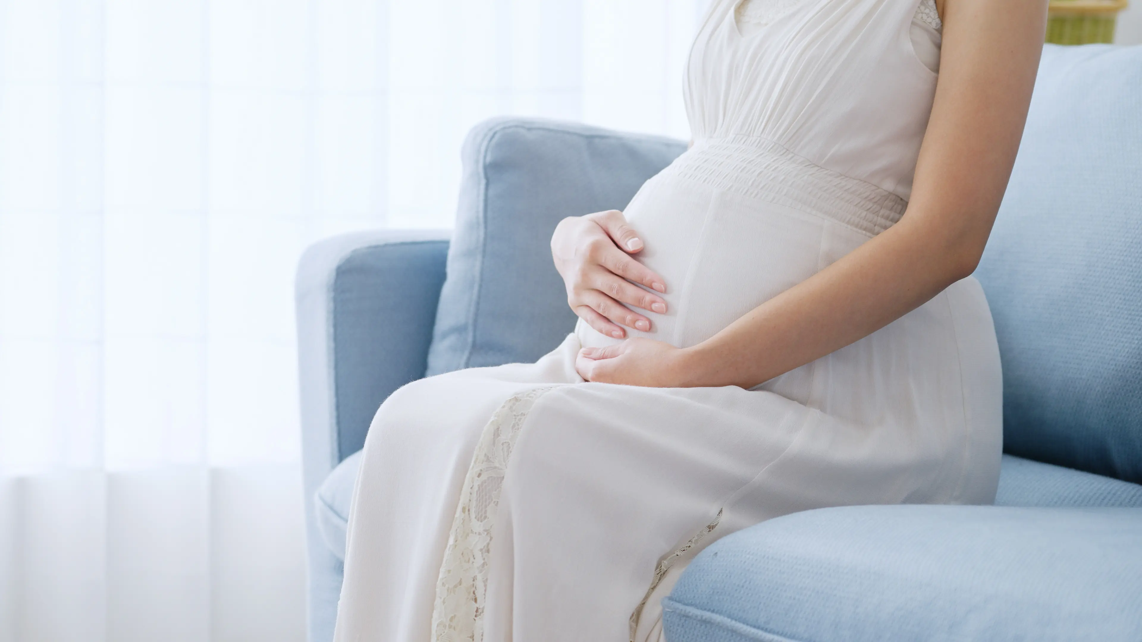妊婦 画像 妊婦はカフェインの摂取時に注意が必要！ どの程度なら摂取しても良い？ | サントリー天然水 ウォーターサーバー